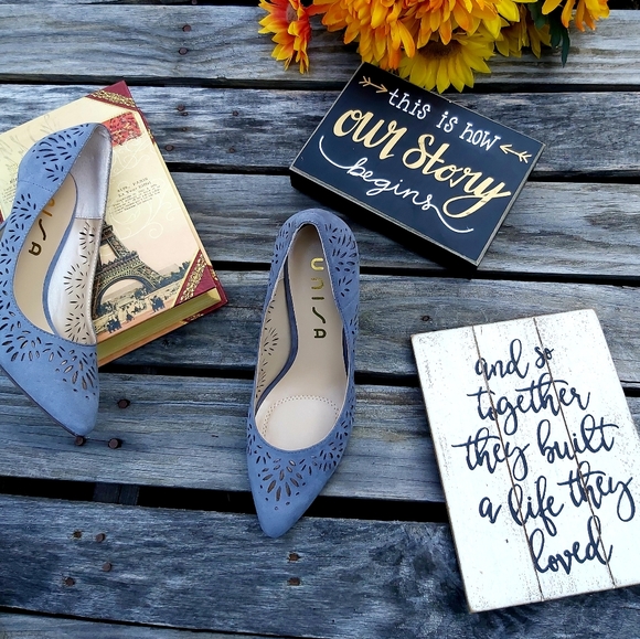 Super Deal Buy One Pair Size 6 Get Other Free Unisa Pumps - Picture 4 of 16